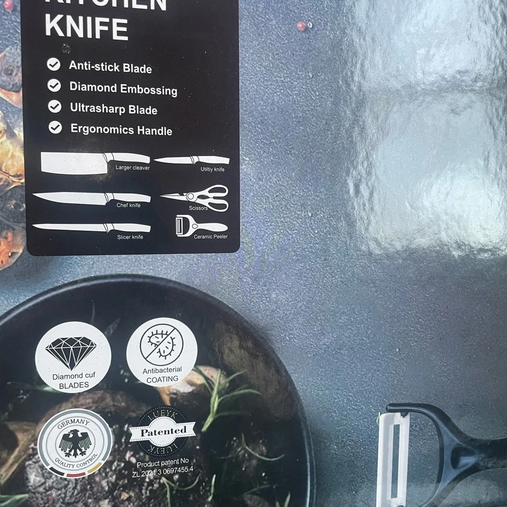 Chef.W Kitchen Knife Set with Peeler